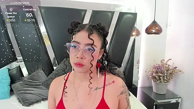 antonelllepiercee online show from 26, 9, 2025