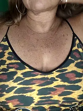 Kasandra Ho online show from 2, 11, 2025