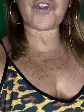 Kasandra Ho online show from 10, 11, 2025