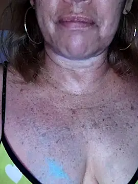 Kasandra Ho online show from 4, 3, 2026