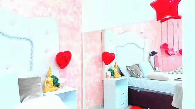 NahomiWhitel online show from 22, 2, 2025