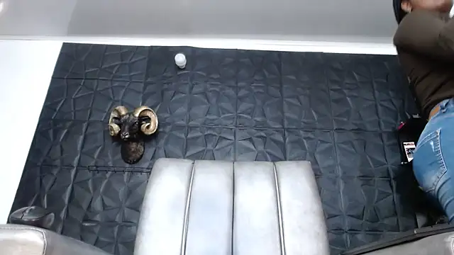 Snapshot of Hanna_Fox_69 chatting on 5, 3, 2026 Hanna Fox 69 online show from 5, 3, 2026