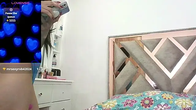 CorinaSmith28 online show from 10, 3, 2026