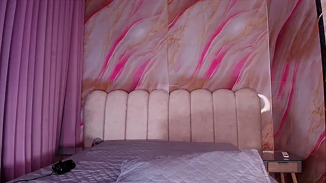 mia stanfort online show from 16, 4, 2026