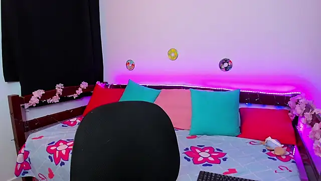 Snapshot of _Moon_Johnson chatting on 18, 9, 2025  Moon Johnson online show from 18, 9, 2025