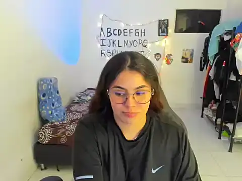 Snapshot of Yuli_zuha chatting on 15, 3, 2026 Yuli zuha online show from 15, 3, 2026