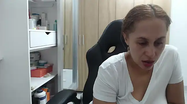 RoxanaLove9 online show from 27, 12, 2024