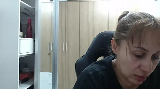 RoxanaLove9 online show from 16, 1, 2025