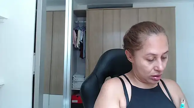 RoxanaLove9 online show from 21, 1, 2025