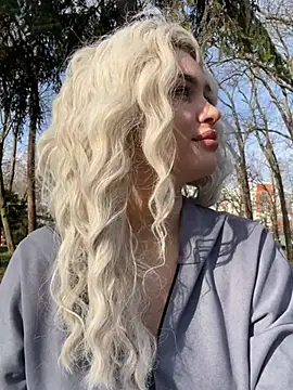 KikiWatson online show from 8, 1, 2025