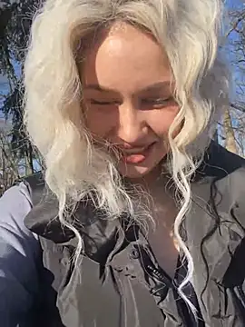 KikiWatson online show from 10, 1, 2025