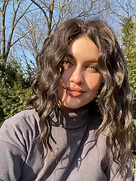 KikiWatson online show from 13, 2, 2025