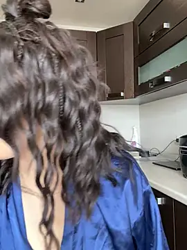 KikiWatson online show from 21, 2, 2025