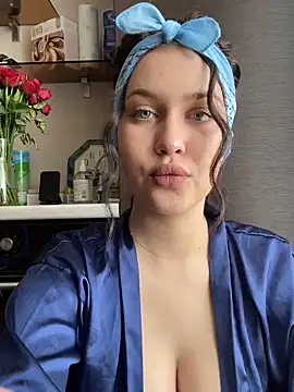 KikiWatson online show from 27, 2, 2025