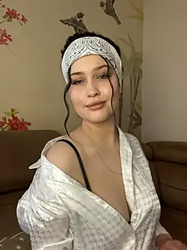 KikiWatson online show from 2, 3, 2025