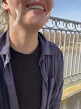 KikiWatson online show from 9, 3, 2025