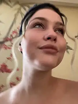 KikiWatson online show from 14, 3, 2025