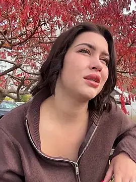 KikiWatson online show from 31, 10, 2025