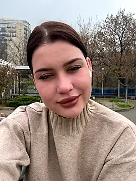 KikiWatson online show from 10, 11, 2025