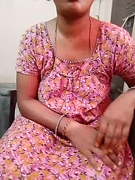 Snapshot of sneha_telugu_girl chatting on 18, 3, 2025 sneha telugu girl online show from 18, 3, 2025