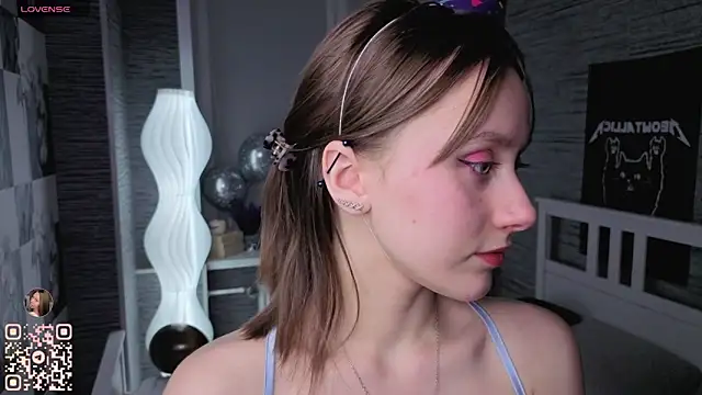 Snapshot of EthalBuffkin chatting on 6, 3, 2026 EthalBuffkin online show from 6, 3, 2026