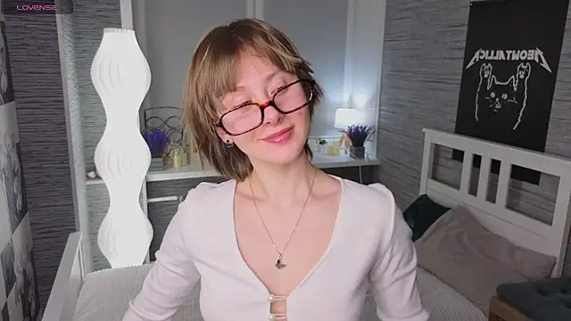 Snapshot of EthalBuffkin chatting on 8, 4, 2026 EthalBuffkin online show from 8, 4, 2026