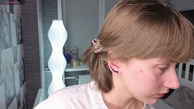 Snapshot of EthalBuffkin chatting on 9, 4, 2026 EthalBuffkin online show from 9, 4, 2026