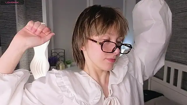 Snapshot of EthalBuffkin chatting on 10, 4, 2026 EthalBuffkin online show from 10, 4, 2026