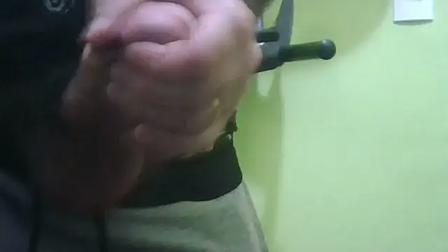 Snapshot of loganwolverine02 chatting on 11, 11, 2025 loganwolverine02 online show from 11, 11, 2025