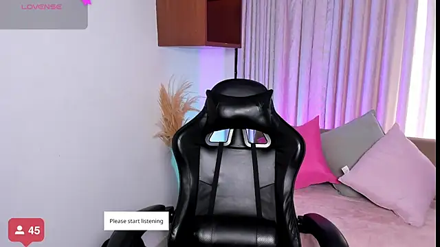 HannaRhodes online show from 7, 11, 2025