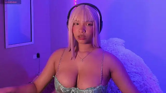 MadelineBenet online show from 21, 1, 2025