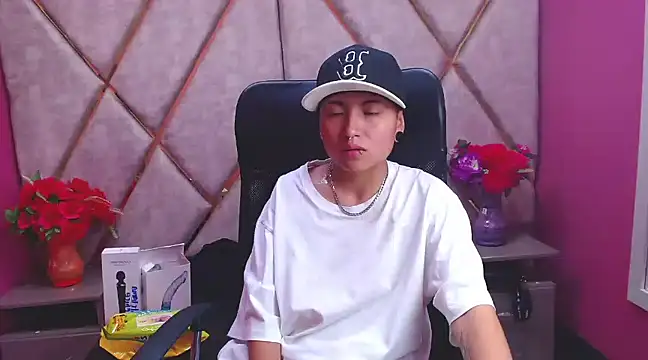 Im Mathias online show from 1, 2, 2025