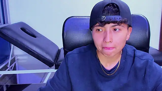 Im Mathias online show from 1, 2, 2026