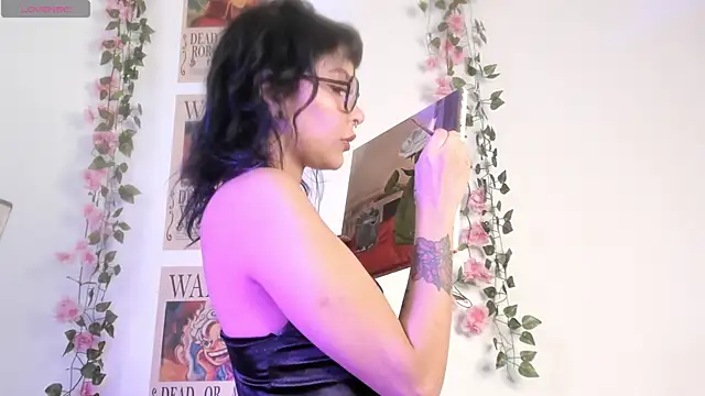 Snapshot of Luna-Chann chatting on 10, 7, 2026 Luna-Chann online show from 10, 7, 2026