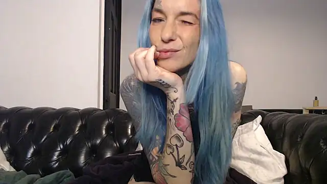 Snapshot of RavenryderUK chatting on 24, 12, 2024 RavenryderUK online show from 24, 12, 2024