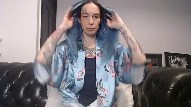 Snapshot of RavenryderUK chatting on 31, 12, 2024 RavenryderUK online show from 31, 12, 2024