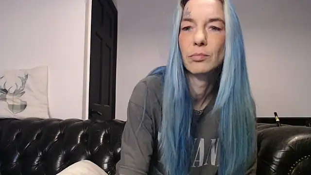 Snapshot of RavenryderUK chatting on 2, 2, 2025 RavenryderUK online show from 2, 2, 2025