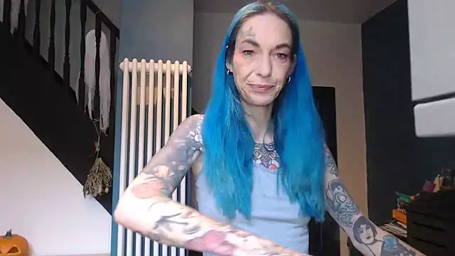 Snapshot of RavenryderUK chatting on 20, 10, 2025 RavenryderUK online show from 20, 10, 2025