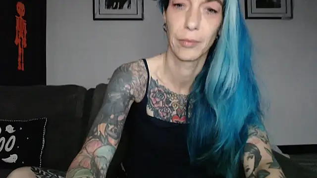 Snapshot of RavenryderUK chatting on 27, 10, 2025 RavenryderUK online show from 27, 10, 2025