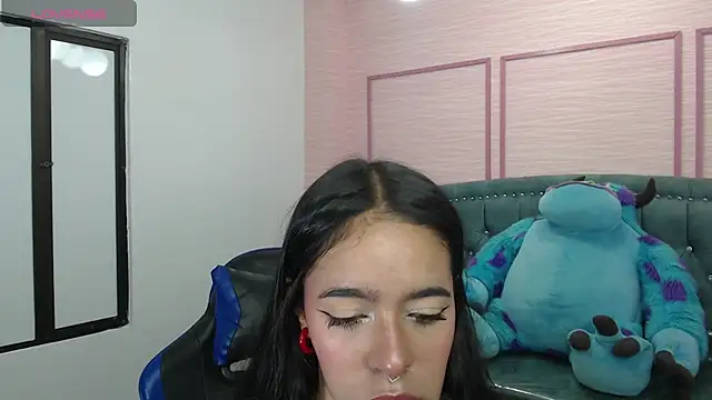 stephania t online show from 10, 2, 2025