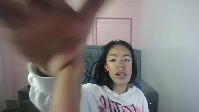 stephania t online show from 8, 3, 2025