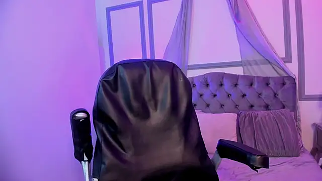  Sophie  miller online show from 15, 4, 2026