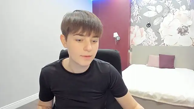 EmiliaYours online show from 21, 11, 2025