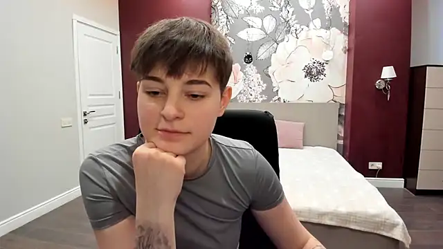 EmiliaYours online show from 6, 2, 2026