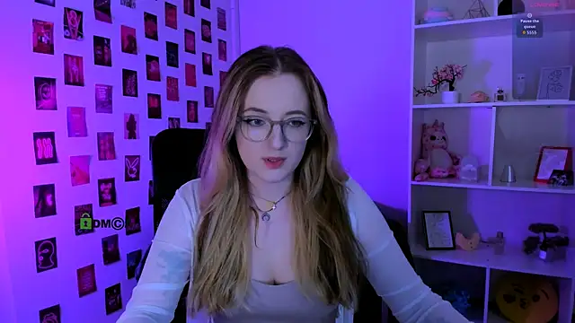 Snapshot of luna_berryy chatting on 18, 7, 2026 luna berryy online show from 18, 7, 2026