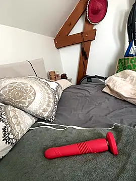 Snapshot of XtentationMG chatting on 15, 9, 2025 XtentationMG online show from 15, 9, 2025