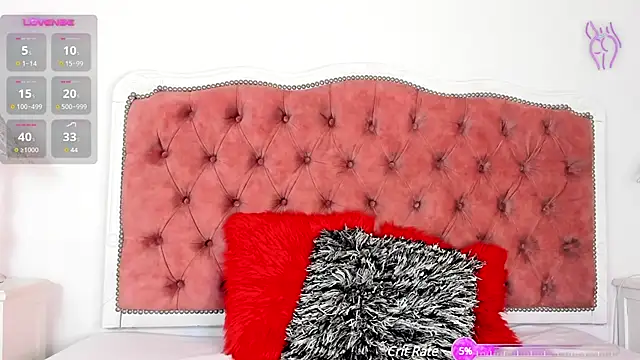 Snapshot of amberlitle chatting on 8, 3, 2025 amberlitle online show from 8, 3, 2025