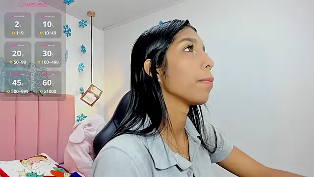 MAYROBERTSS online show from 4, 1, 2025