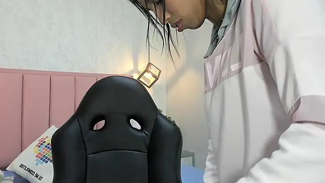 MAYROBERTSS online show from 29, 1, 2025