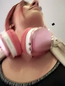 ariiel  online show from 3, 12, 2024